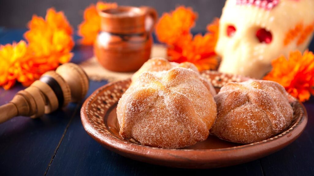 03-pan-muerto-163714-1024x576-3 El Pan de Muerto; tradición mexicana en el Día de Muertos