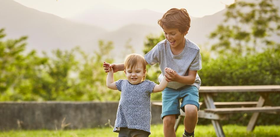 62bac848cf7f9 El impacto positivo de las hermanas en la salud mental