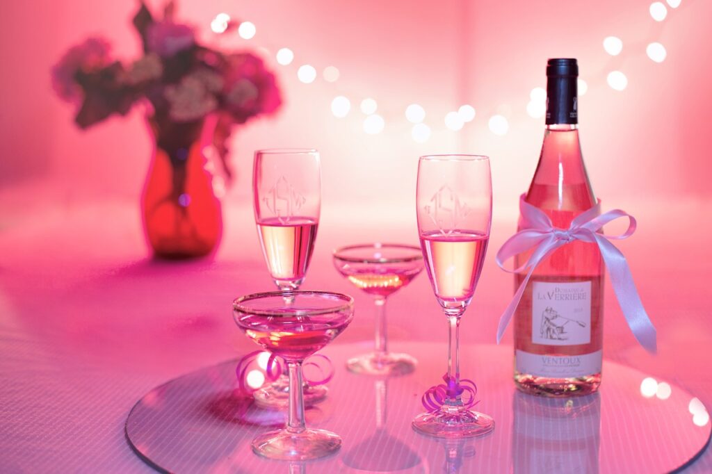 pink-wine-1964457_1280-1024x682 El fascinante renacer del vino rosado